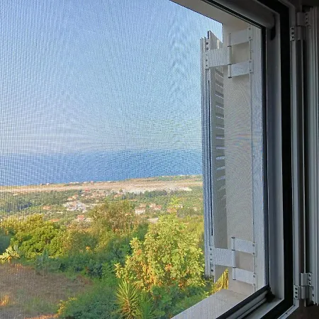 Irida's House 度假居 Lakíthra