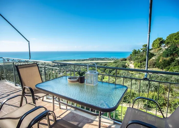 Irida's House 펜션 Lakíthra