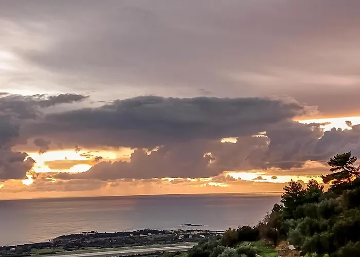 Irida's House Nyaraló *